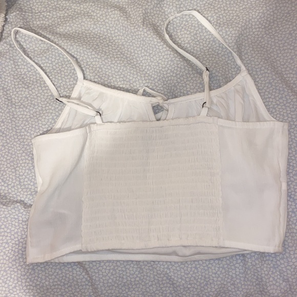 Never worn Hollister crop top - Picture 2 of 2